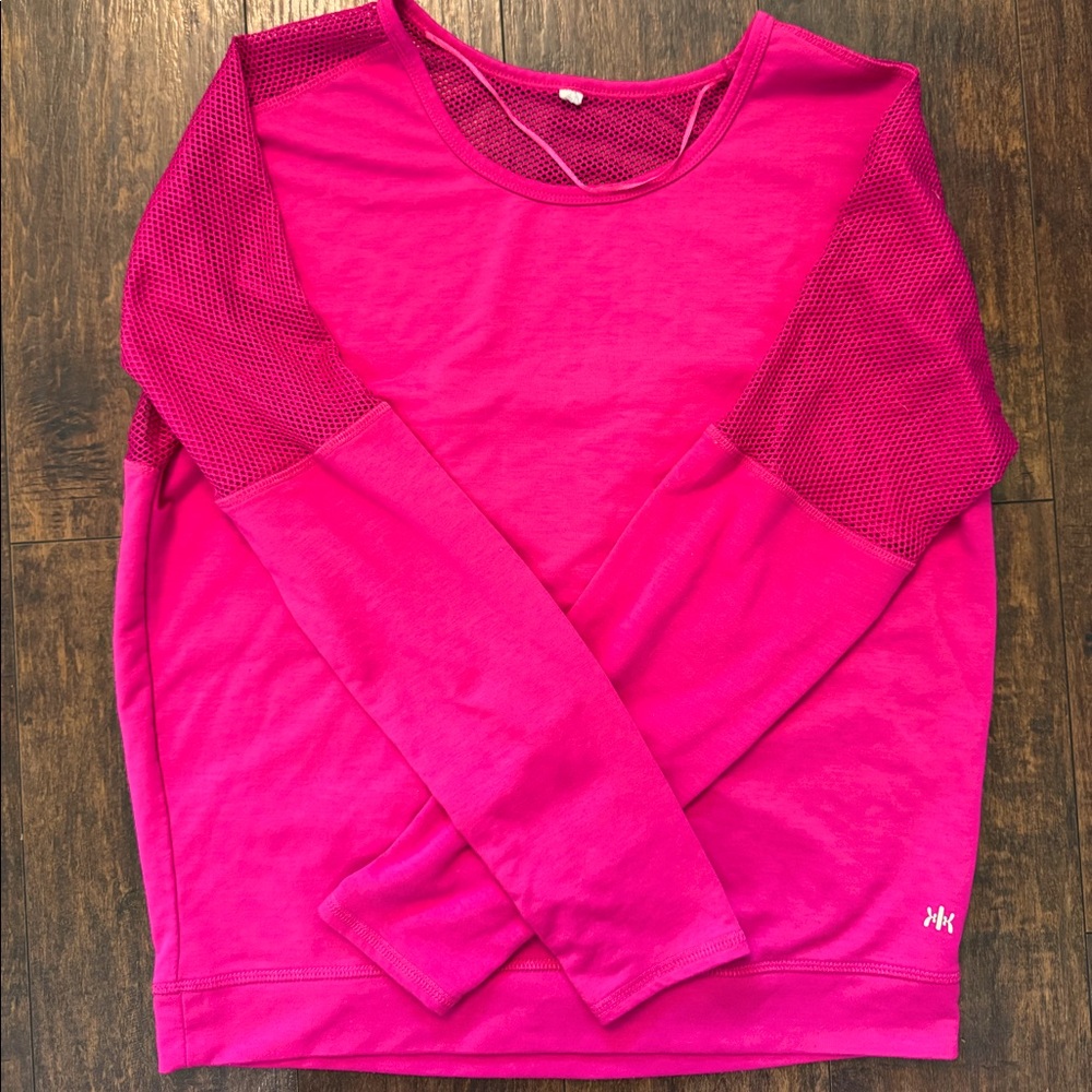 Women’s small pink mesh workout top